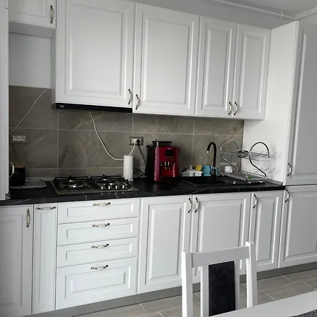 Appartement Cu 3 Alezzi Năvodari