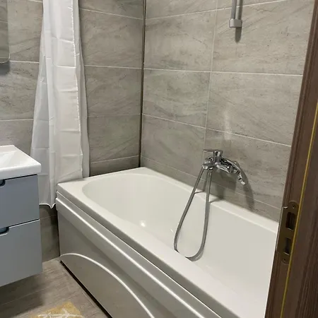Apartman Cu 3 Alezzi Năvodari
